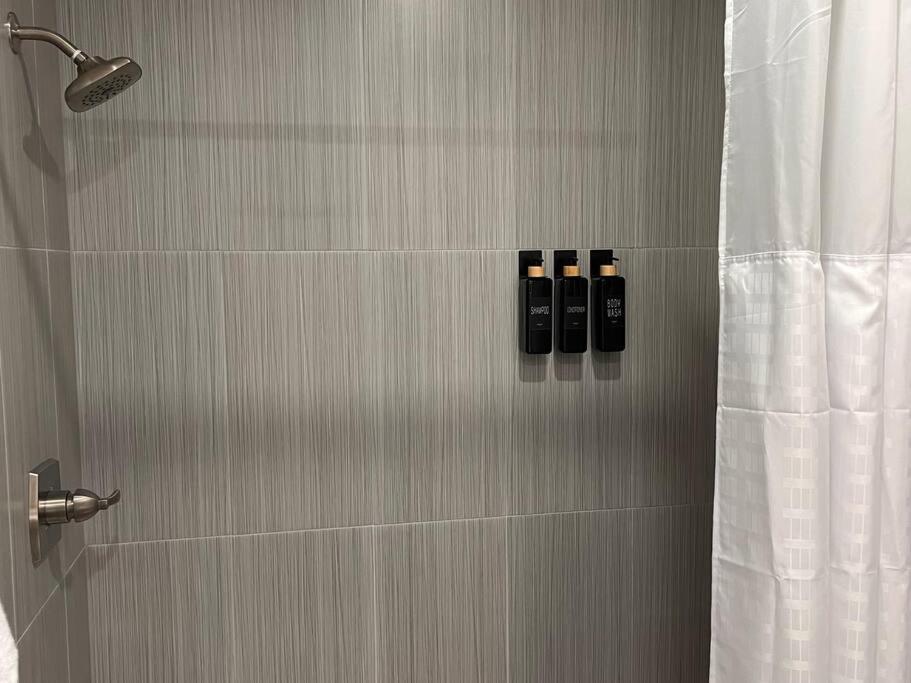 Healing Haven King Bed Suite 达拉斯 外观 照片