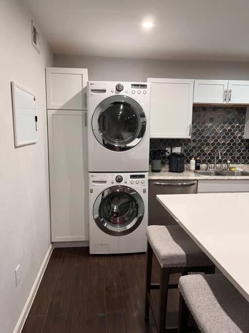 Healing Haven King Bed Suite 达拉斯 外观 照片